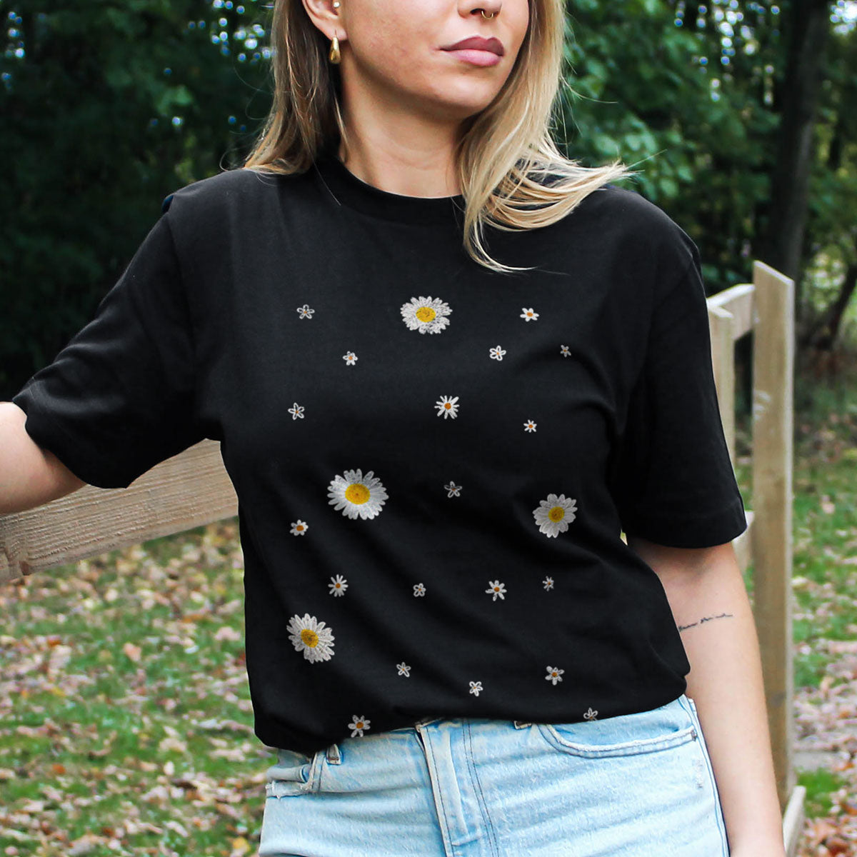 Daisies T-Shirt (Unisex)